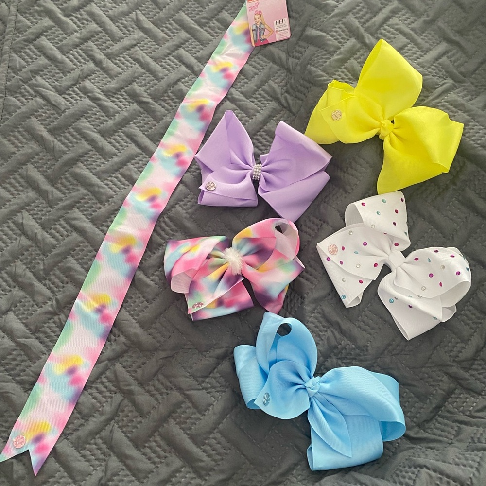 JoJo Siwa bows.  Set of 5
